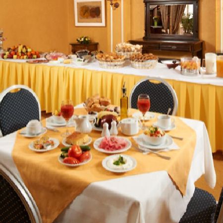 Alexandre Hotel Бейрут Екстериор снимка