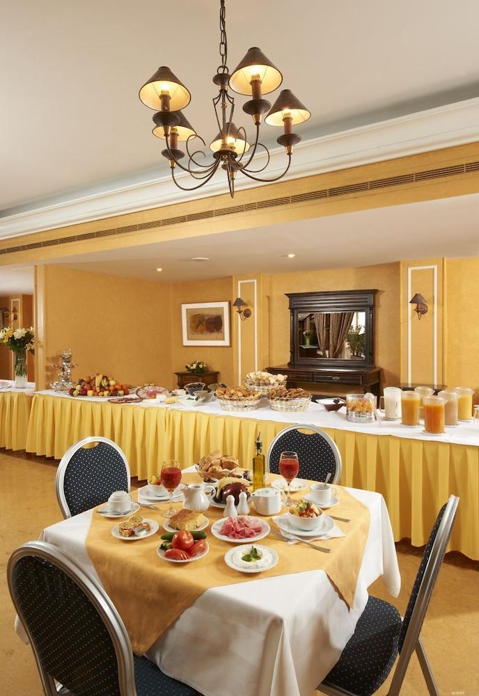 Alexandre Hotel Бейрут Екстериор снимка